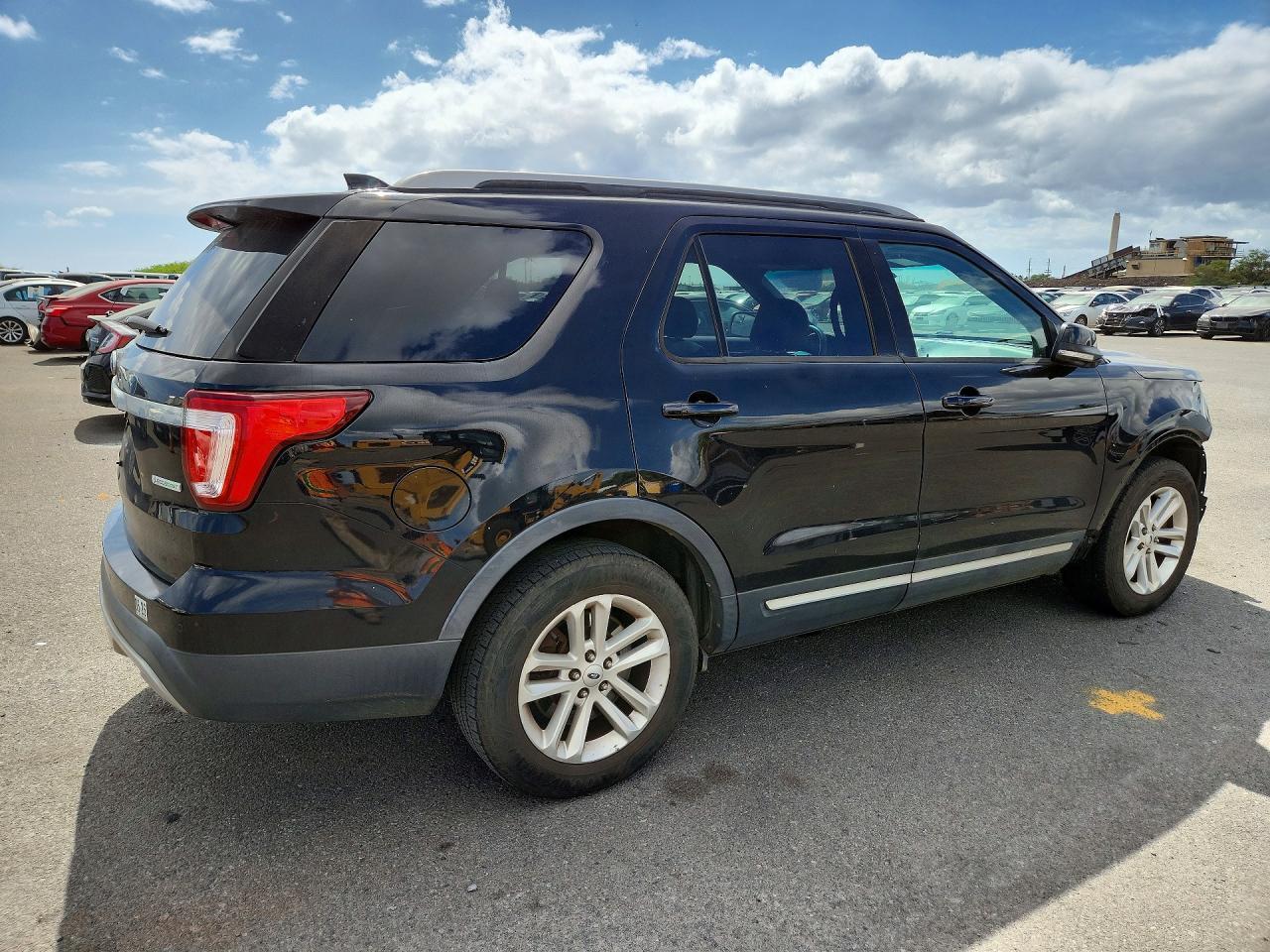 2016 Ford Explorer Xlt - Image 3