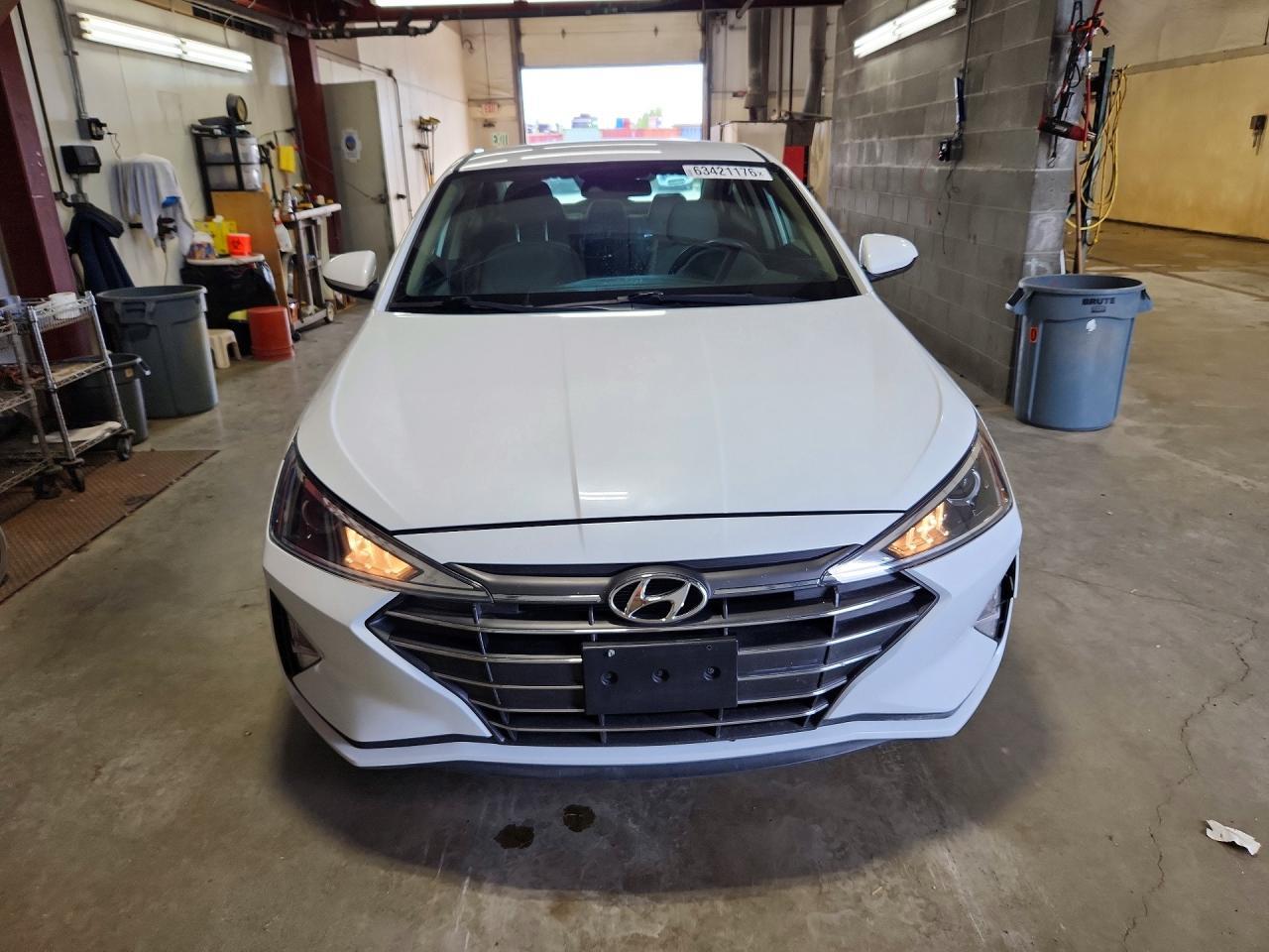 2020 Hyundai Elantra Se - Image 5