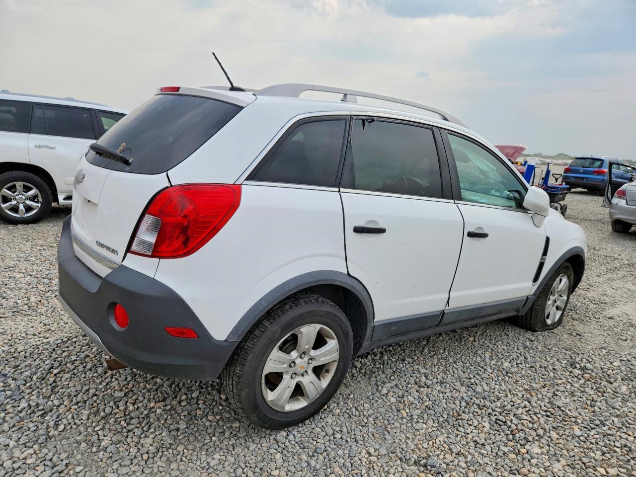 2013 Chevrolet Captiva Ls - Image 3
