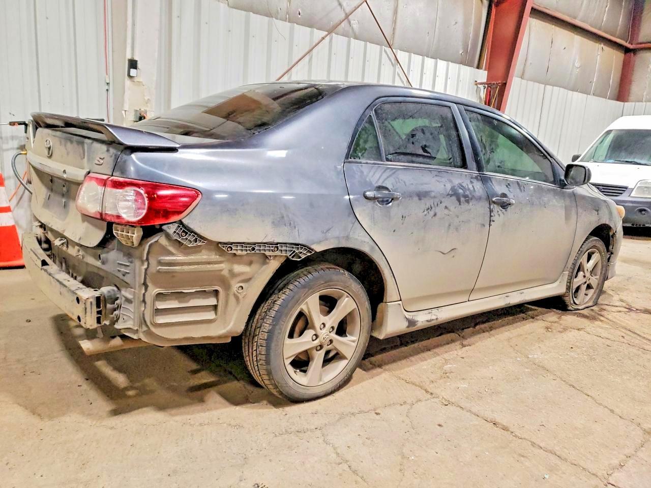 2011 Toyota Corolla S - Фото 3