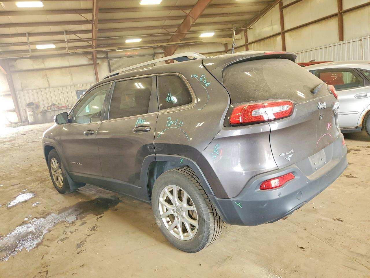 2016 Jeep Cherokee Latitude - Image 2