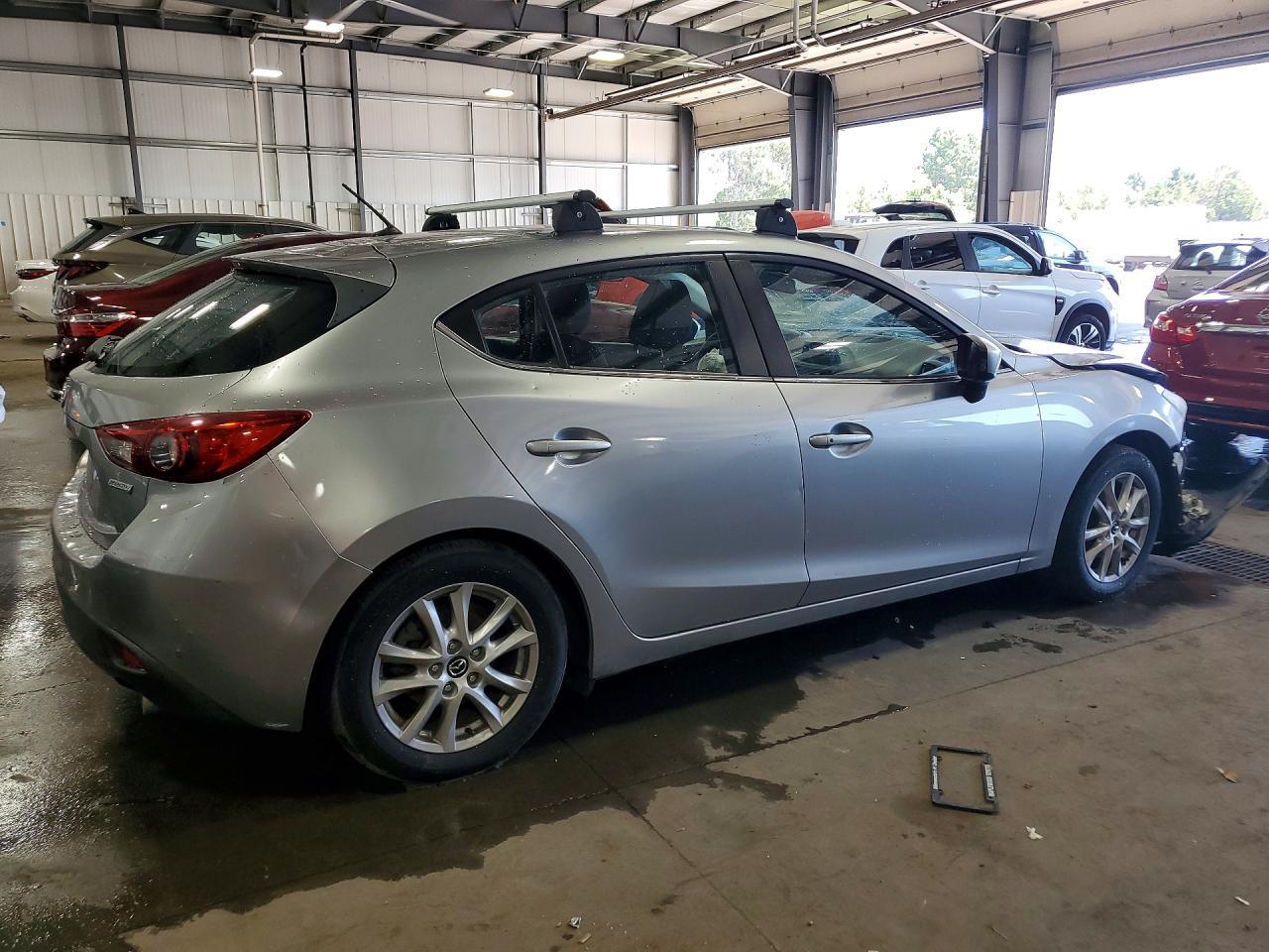 2014 Mazda 3 Touring - Image 3