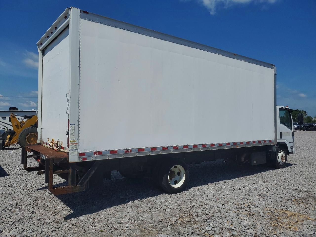 2015 Isuzu Nrr Box Truck - Image 3