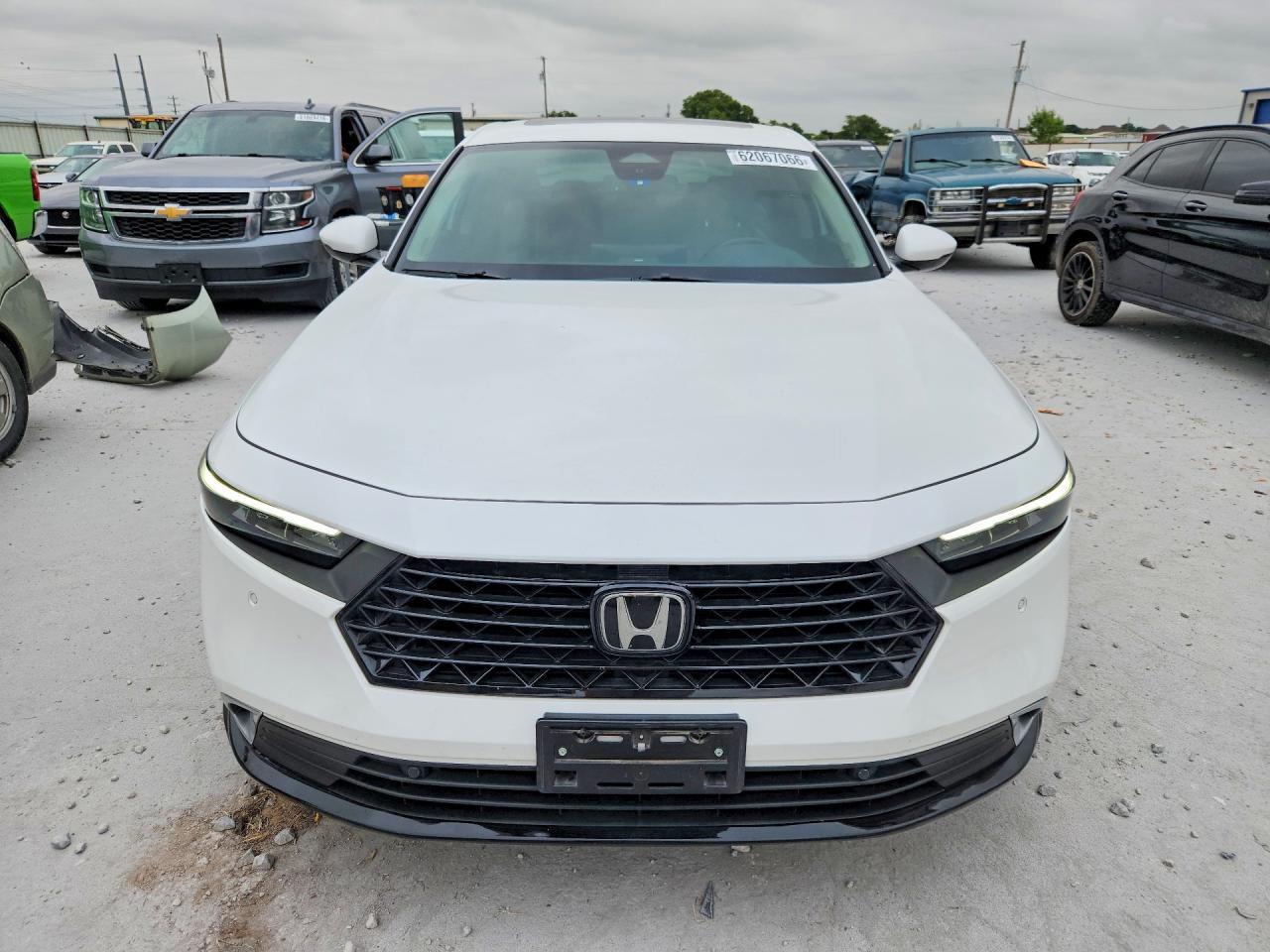 2024 Honda Accord Touring Hybrid - Image 5
