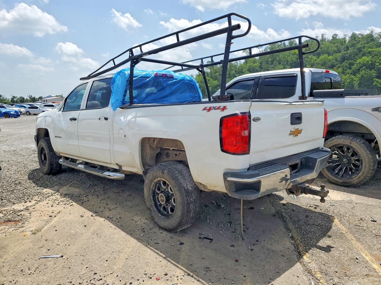 2016 Chevrolet Silverado K2500 Heavy Duty - Image 2