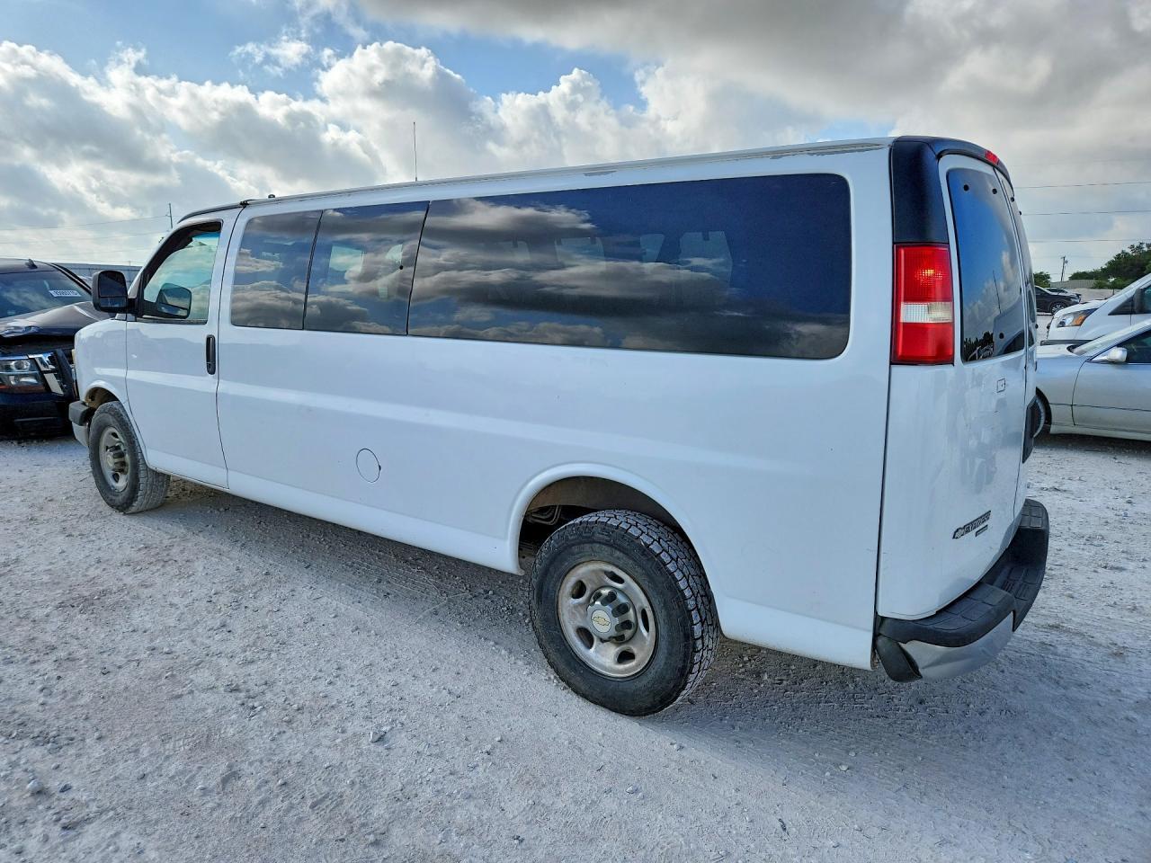 2014 Chevrolet Express G3500 Lt - Фото 2
