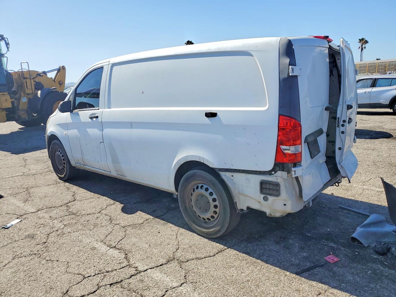 2016 Mercedes-Benz Metris - Image 2