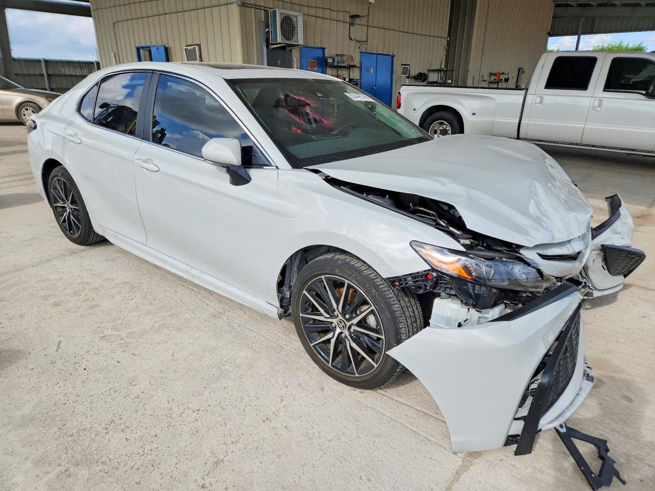 2024 Toyota Camry Se - Фото 4