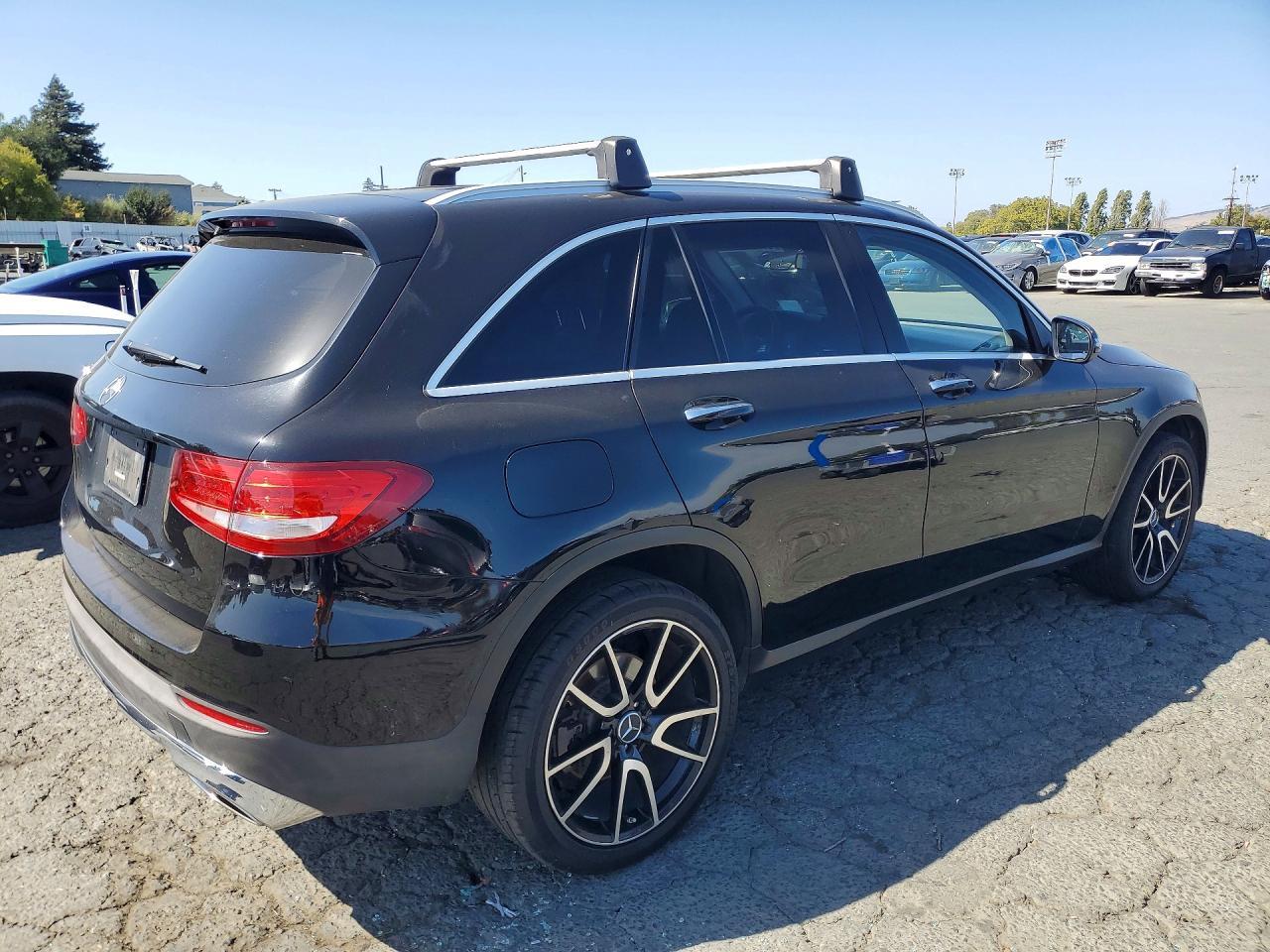 2016 Mercedes-Benz Glc 300 - Image 3
