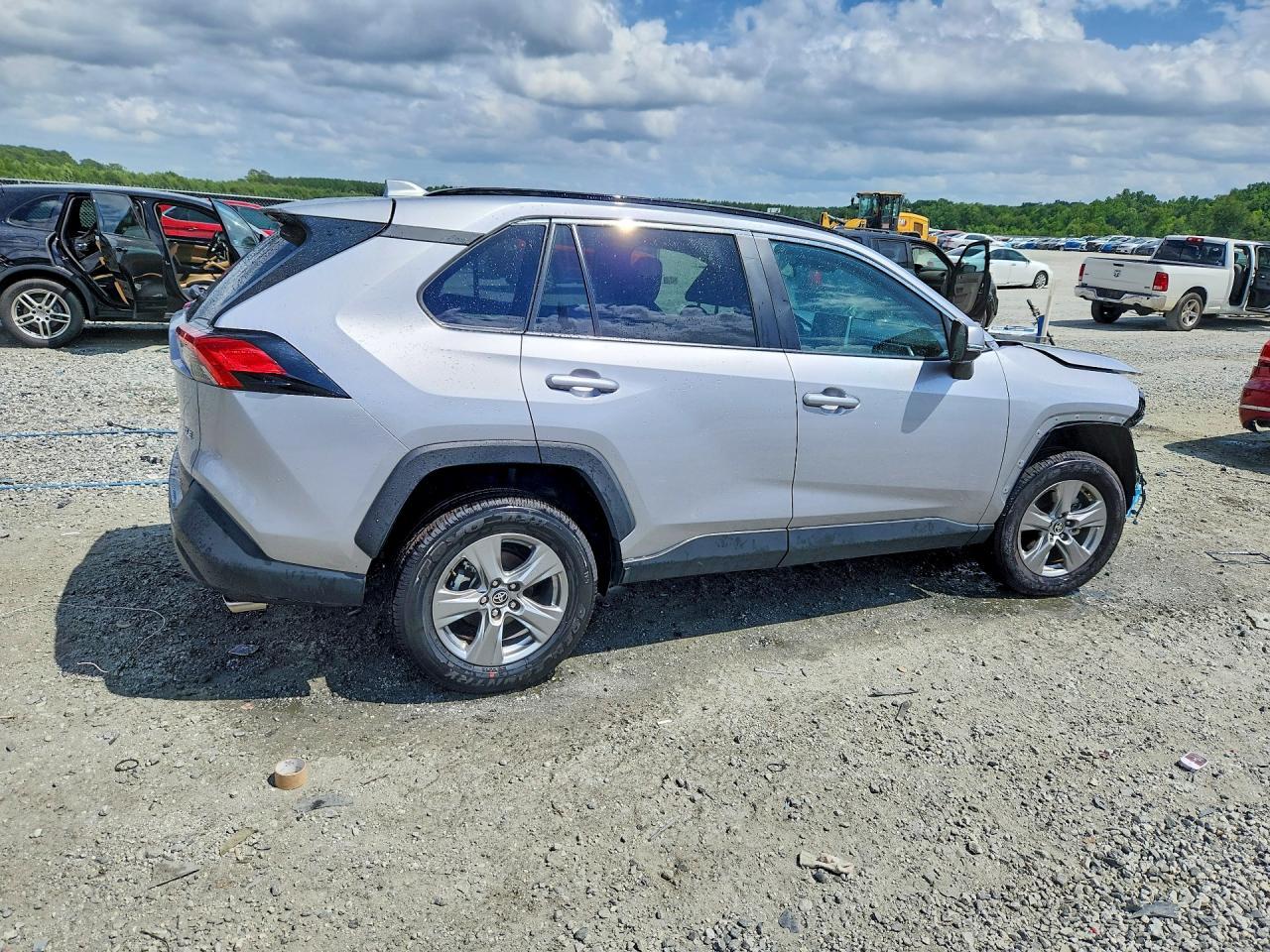 2024 Toyota Rav4 Xle - Фото 3