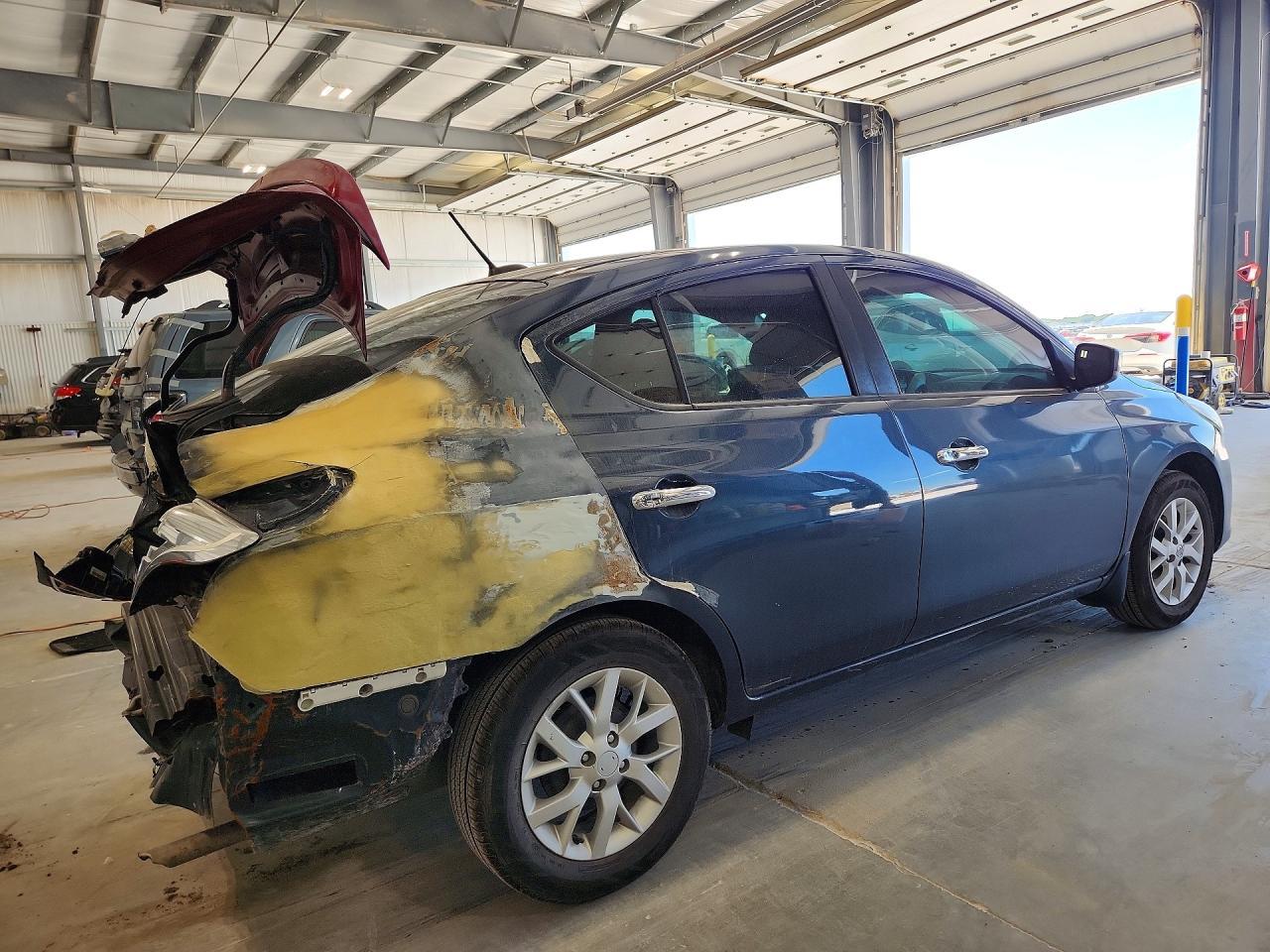 2017 Nissan Versa 1.6 S - Фото 3