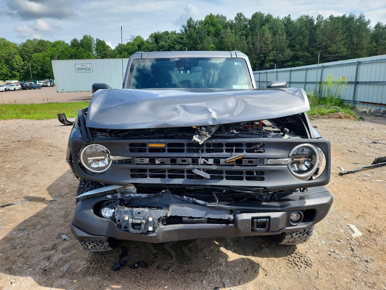 2023 Ford Bronco Base - Image 5
