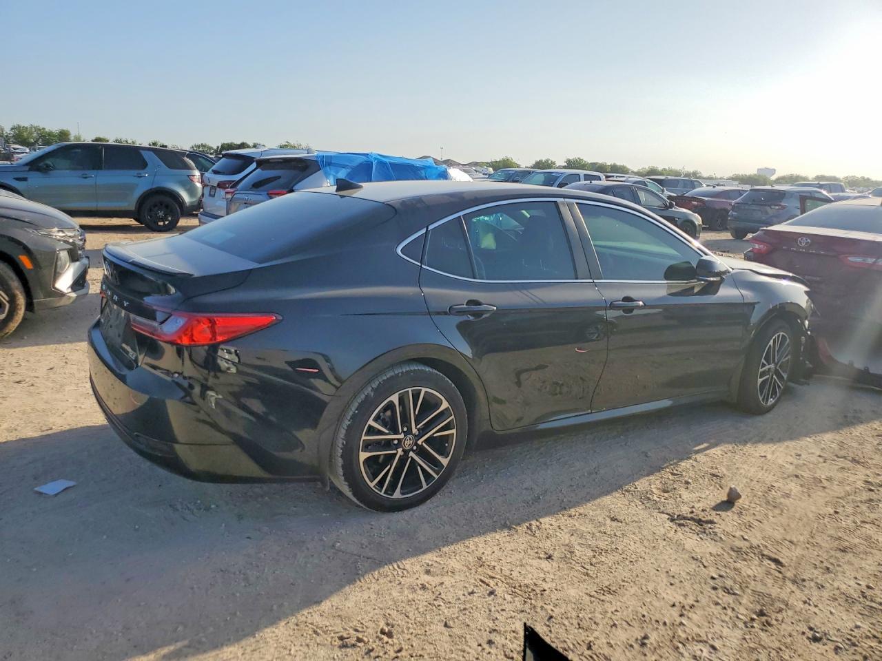 2025 Toyota Camry Xle - Фото 3