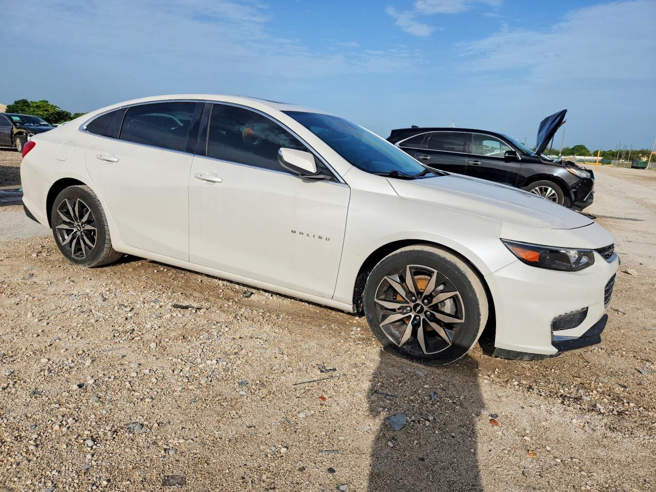 2018 Chevrolet Malibu - Image 4