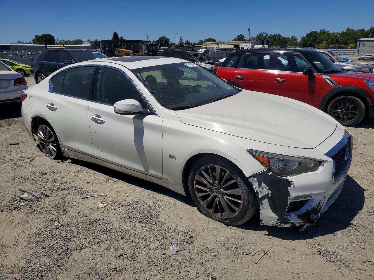 2018 Infiniti Q50 3.0T Luxe - Фото 4