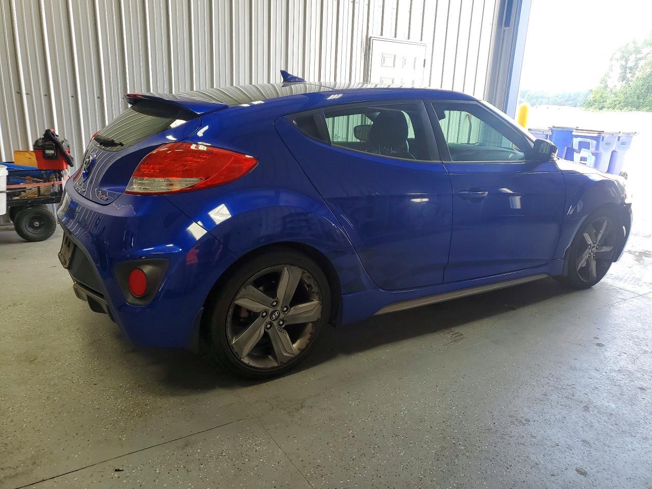 2015 Hyundai Veloster Turbo - Image 3