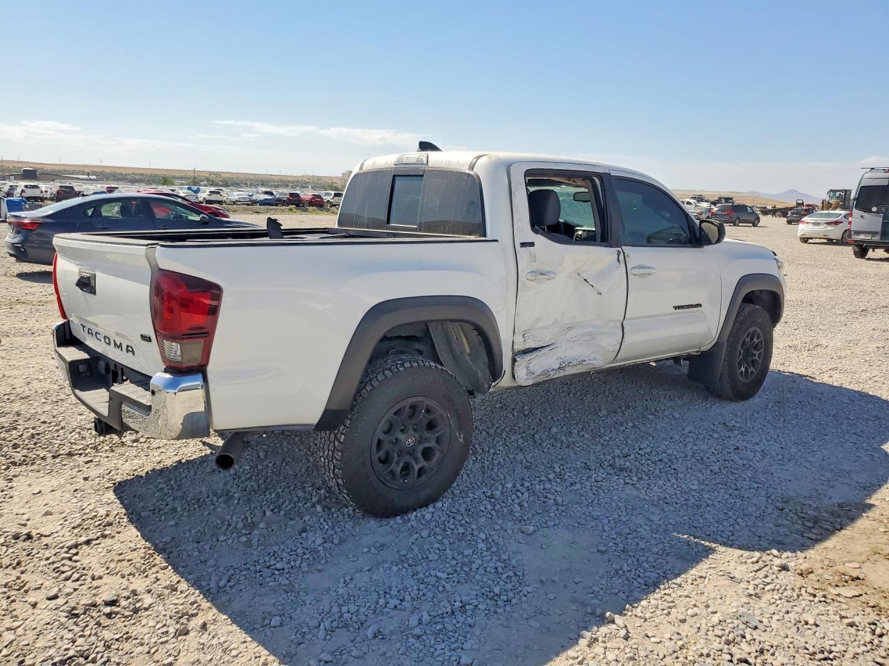 2023 Toyota Tacoma Sr5 V6 - Image 3