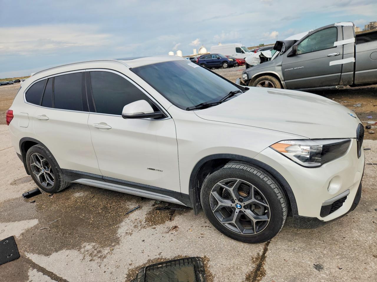 2016 BMW X1 xDrive28I - Фото 4