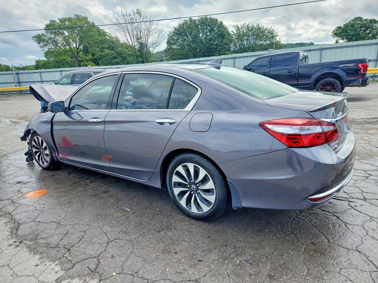 2017 Honda Accord Hybrid Exl - Image 2