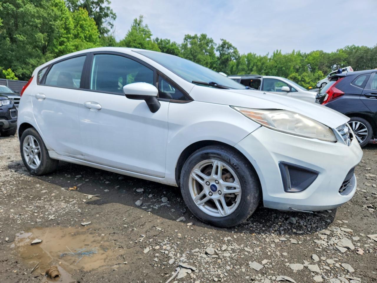 2017 Ford Fiesta Se - Фото 4