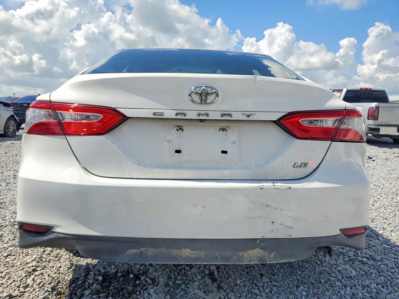 2018 Toyota Camry Le - Фото 6