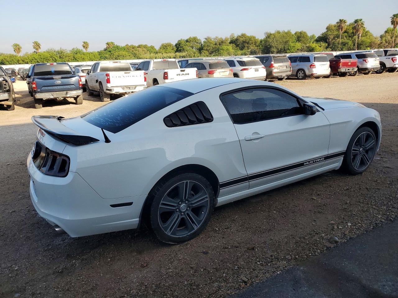 2013 Ford Mustang - Image 3