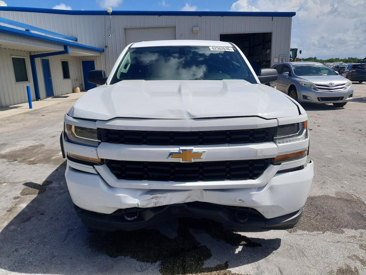 2018 Chevrolet Silverado K1500 Custom - Фото 5