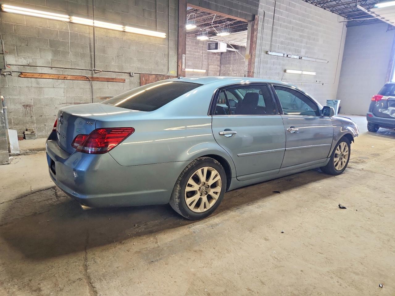 2009 Toyota Avalon Xls - Image 3