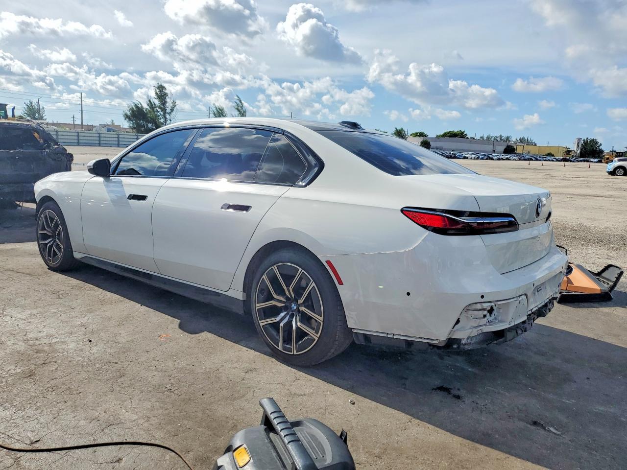 2023 BMW 740 I - Фото 2