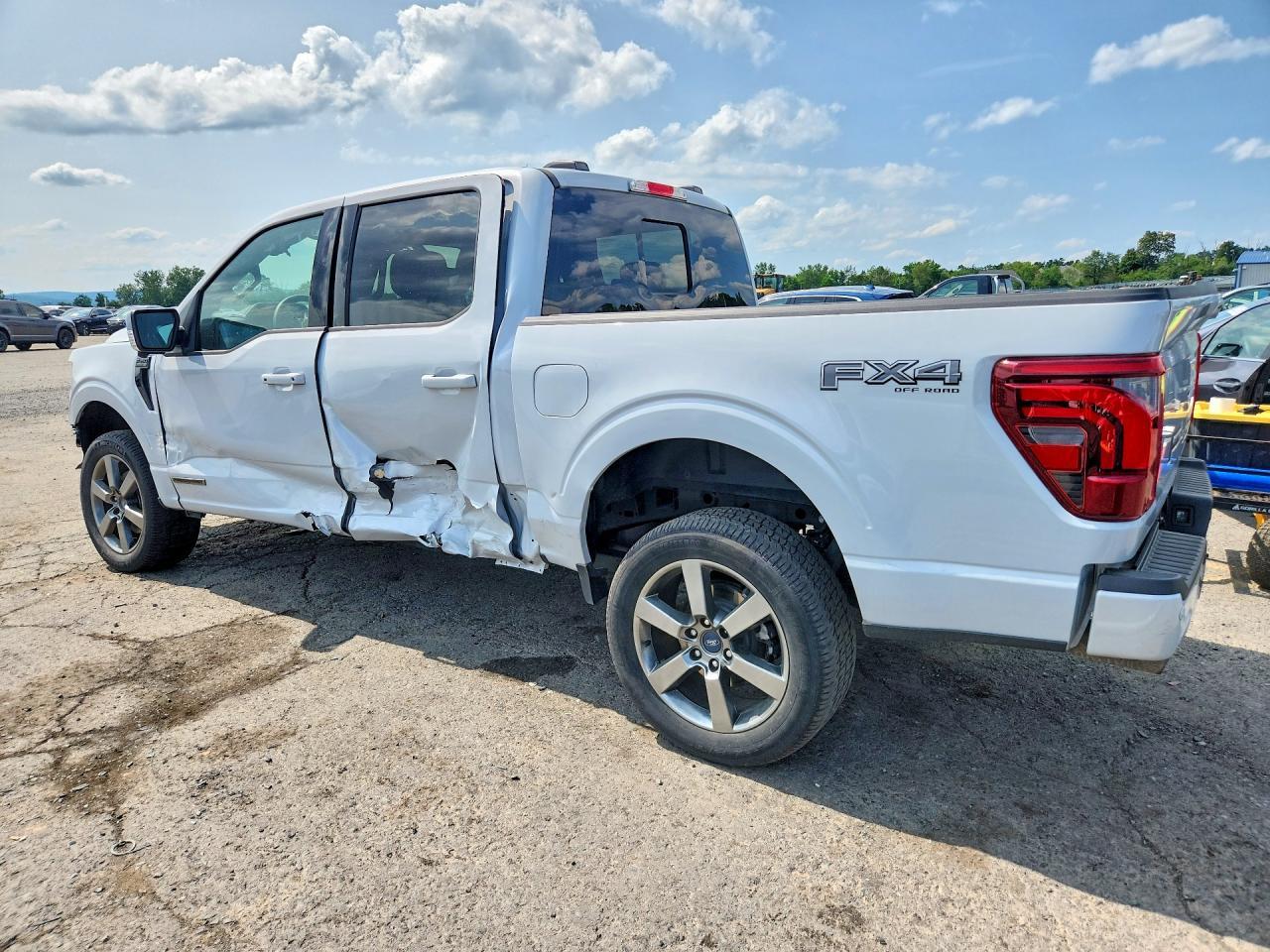 2025 Ford F150 Lariat - Фото 2
