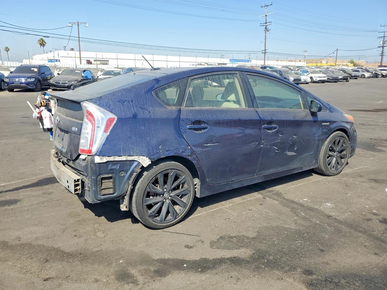 2014 Toyota Prius Three - Фото 3