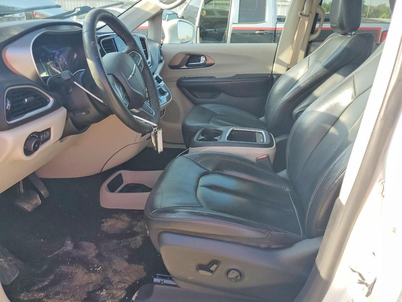 2022 Chrysler Pacifica Touring L - Фото 7