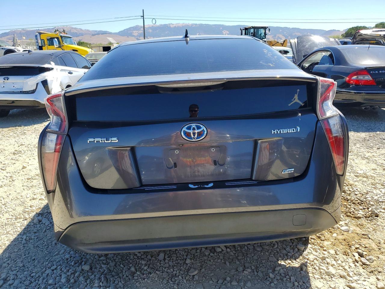 2017 Toyota Prius Two Eco - Фото 6
