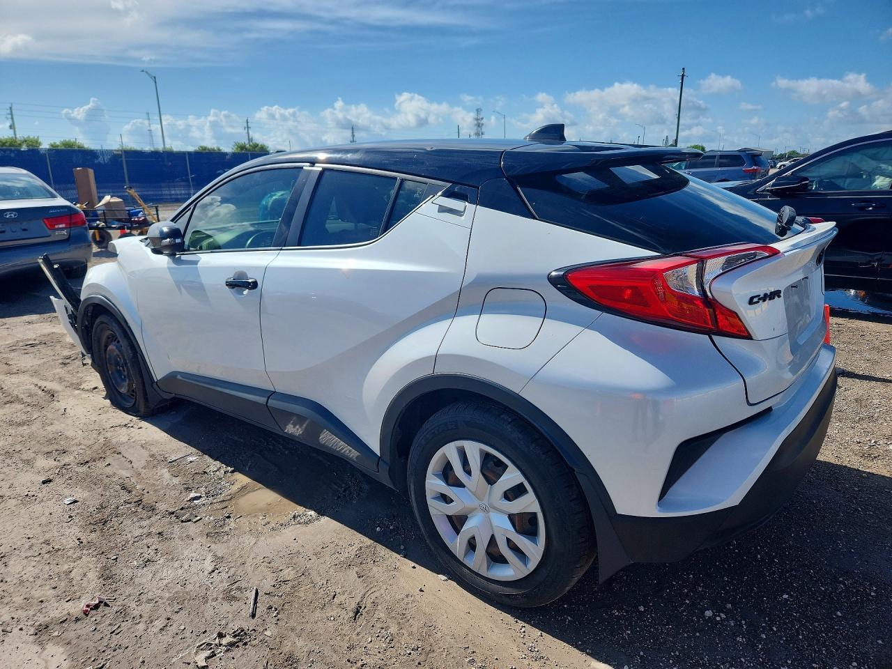 2022 Toyota C-Hr Nightshade - Фото 2