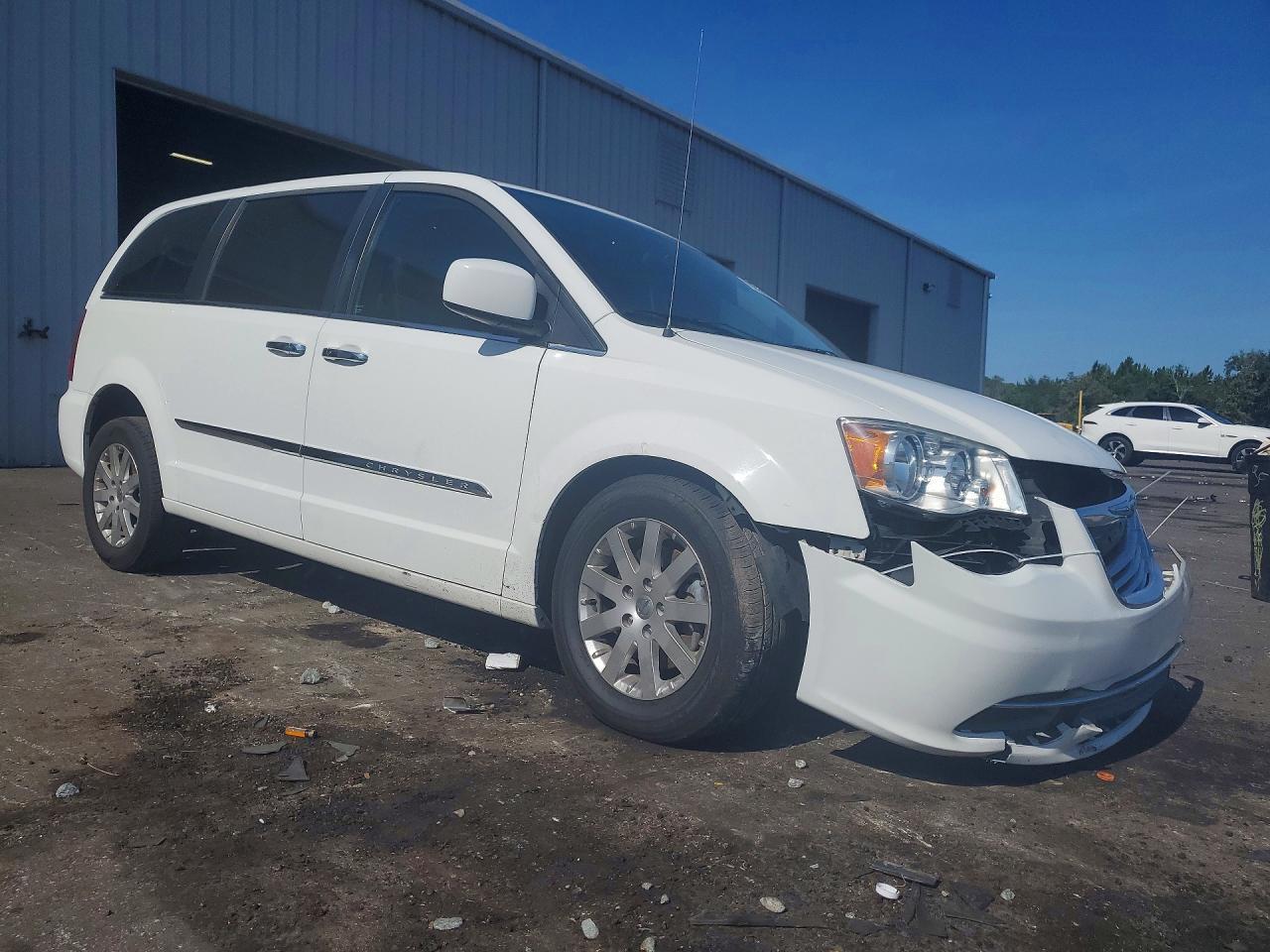 2015 Chrysler Town & Country Touring - Фото 4