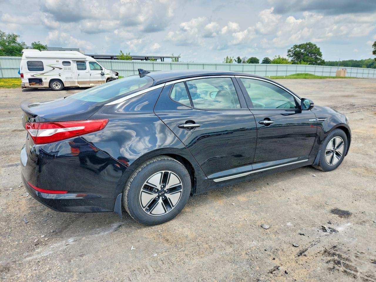2013 Kia Optima Hybrid - Image 3