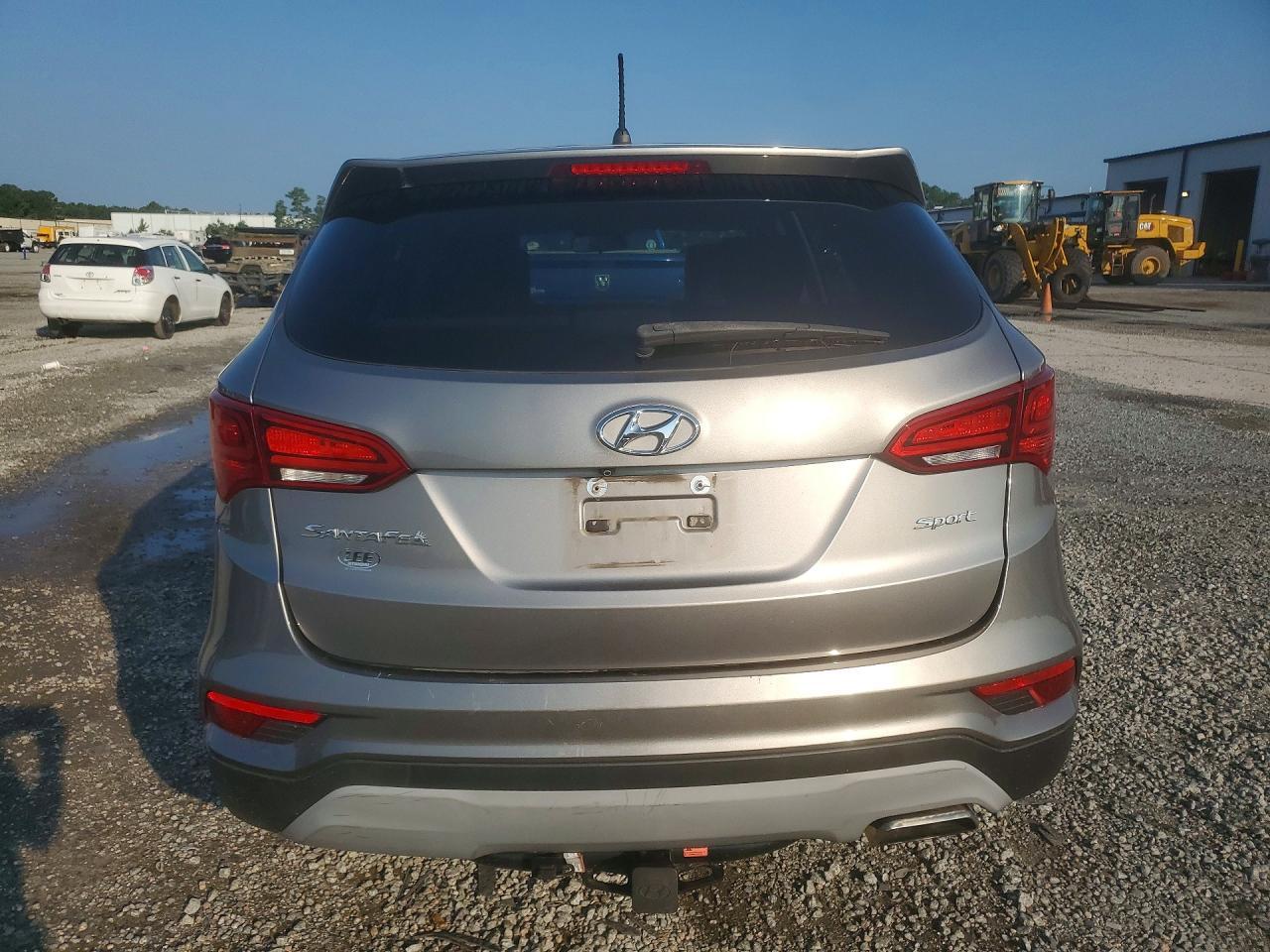 2018 Hyundai Santa Fe Sport 2.4L - Image 6