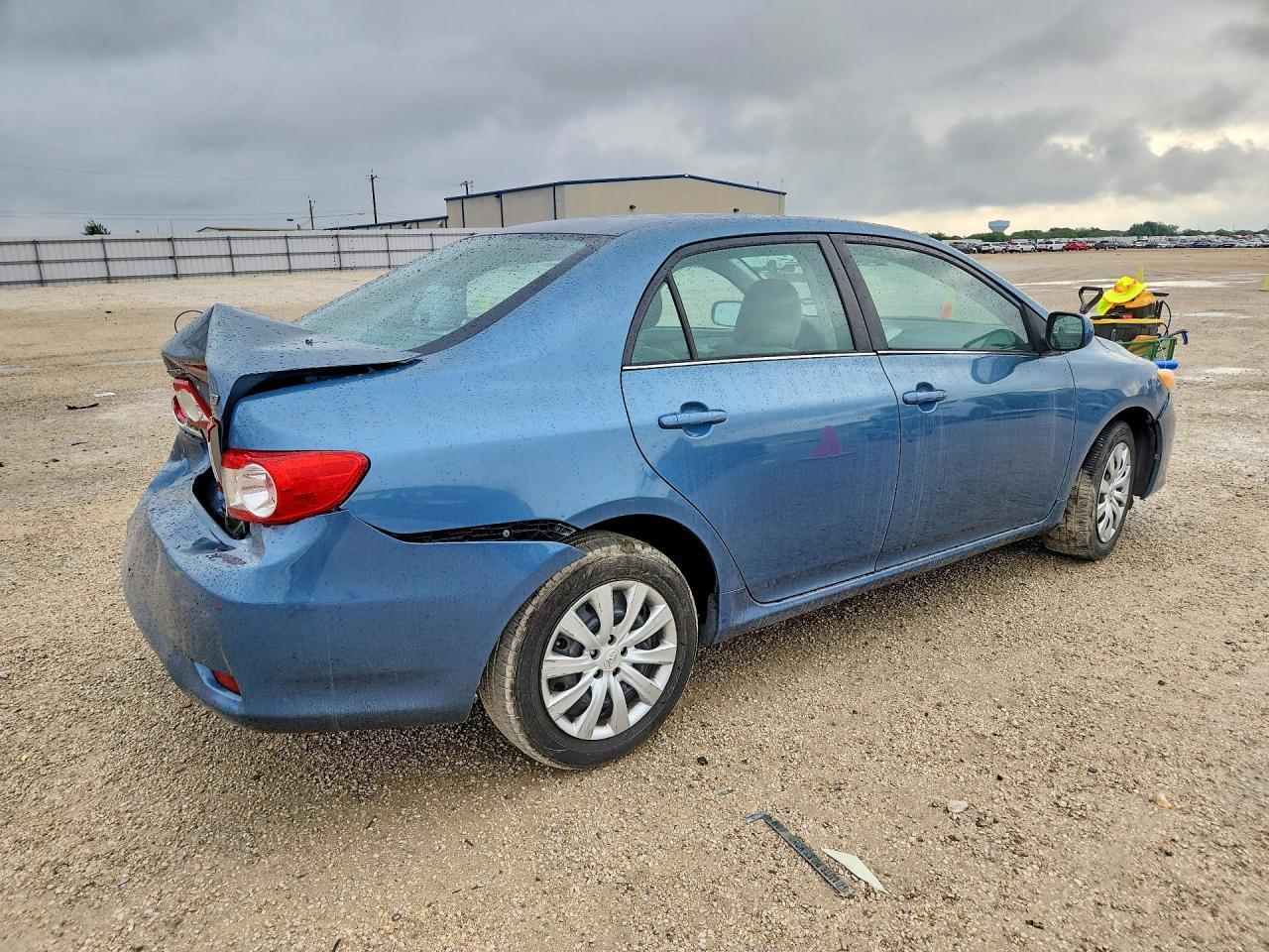 2013 Toyota Corolla Le - Фото 3