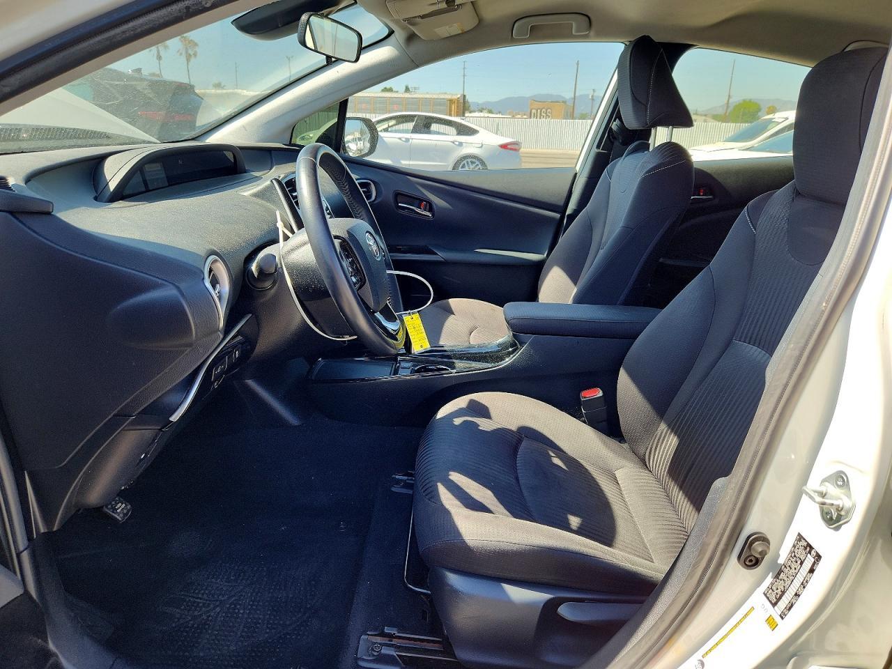 2020 Toyota Prius Prime Le - Фото 7