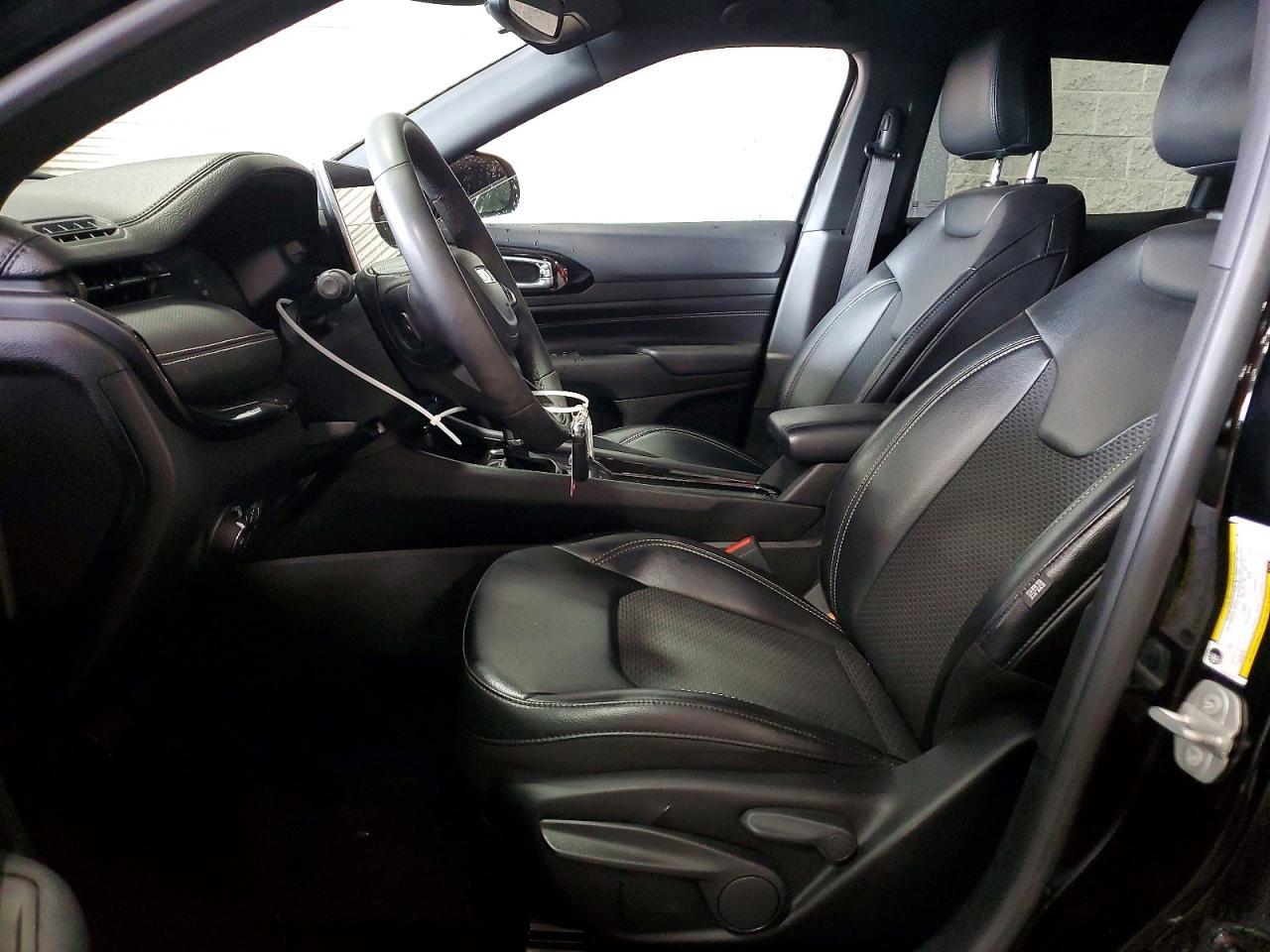 2023 Jeep Compass Latitude - Image 7