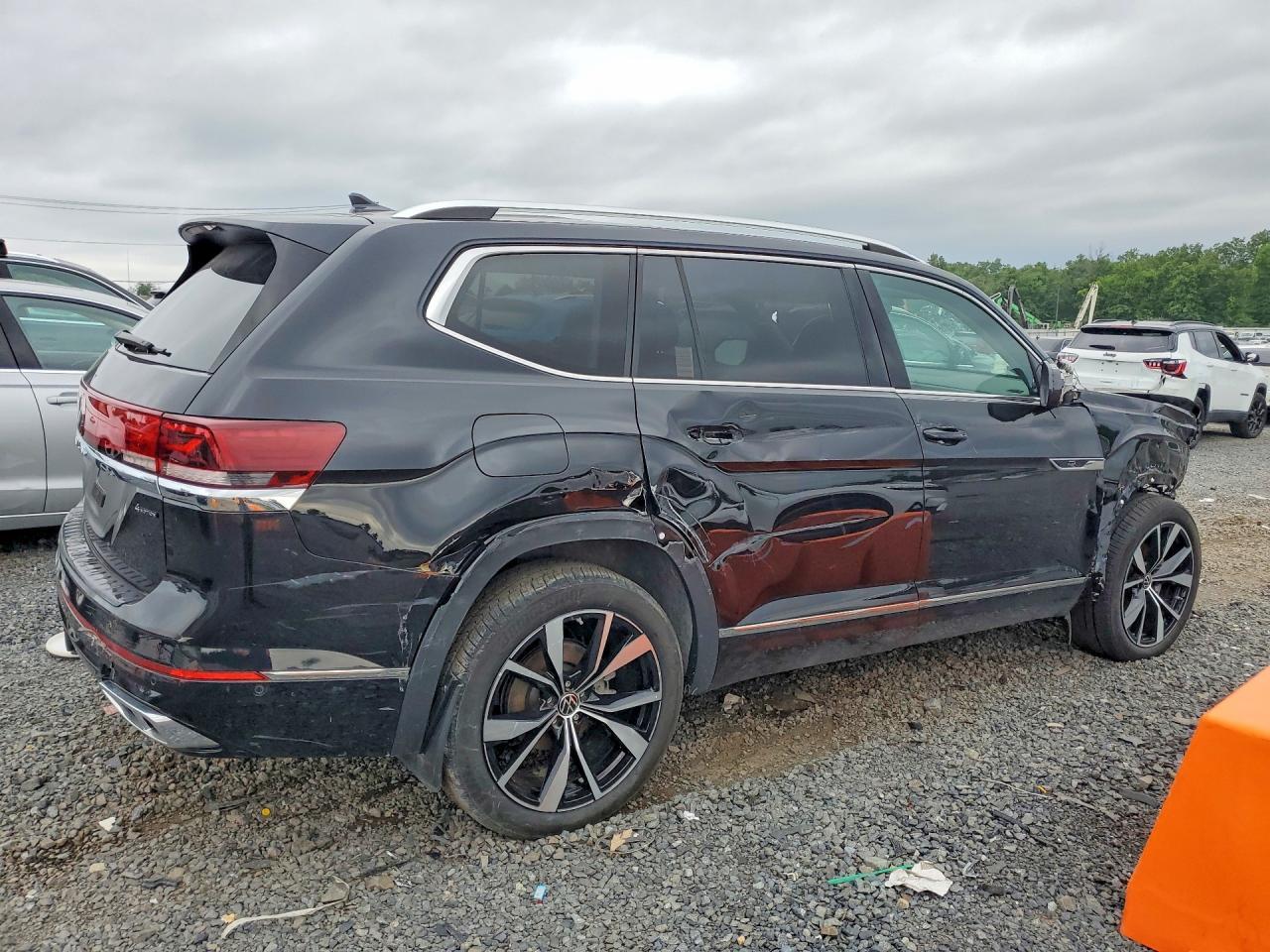 2024 Volkswagen Atlas Sel Premium R-Line - Фото 3