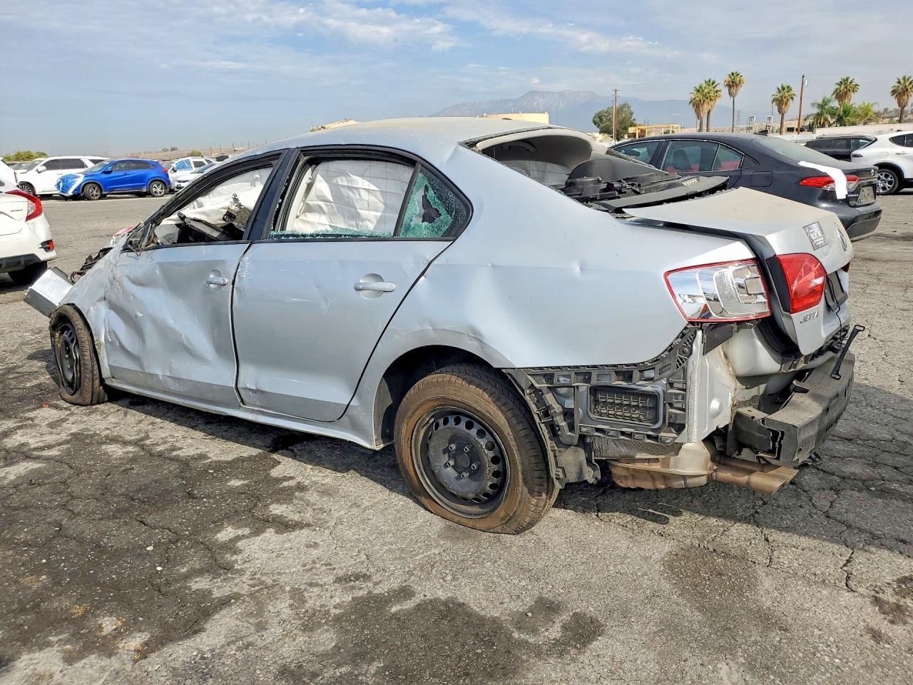 2014 Volkswagen Jetta Base - Фото 2