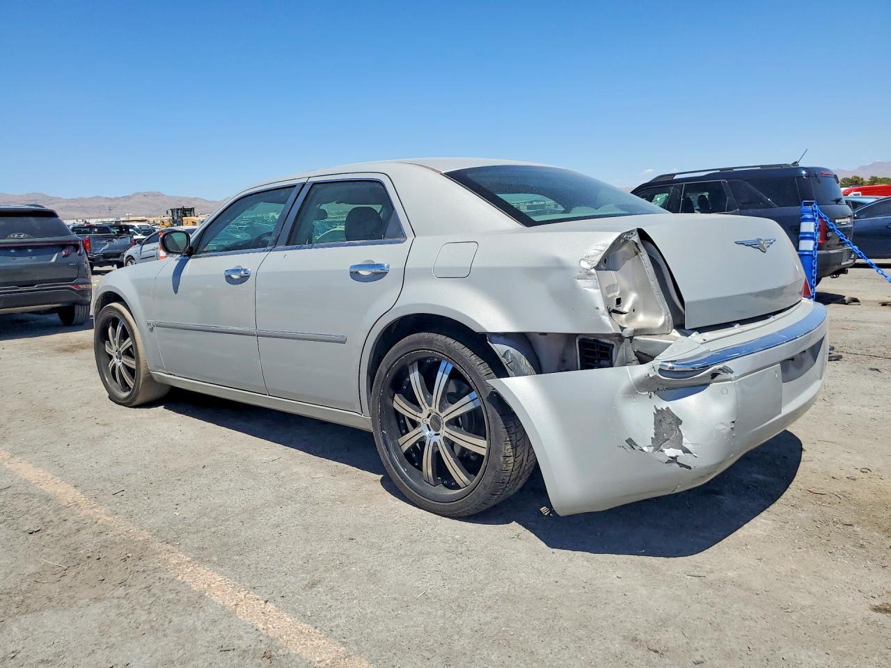 2006 Chrysler 300C - Фото 2