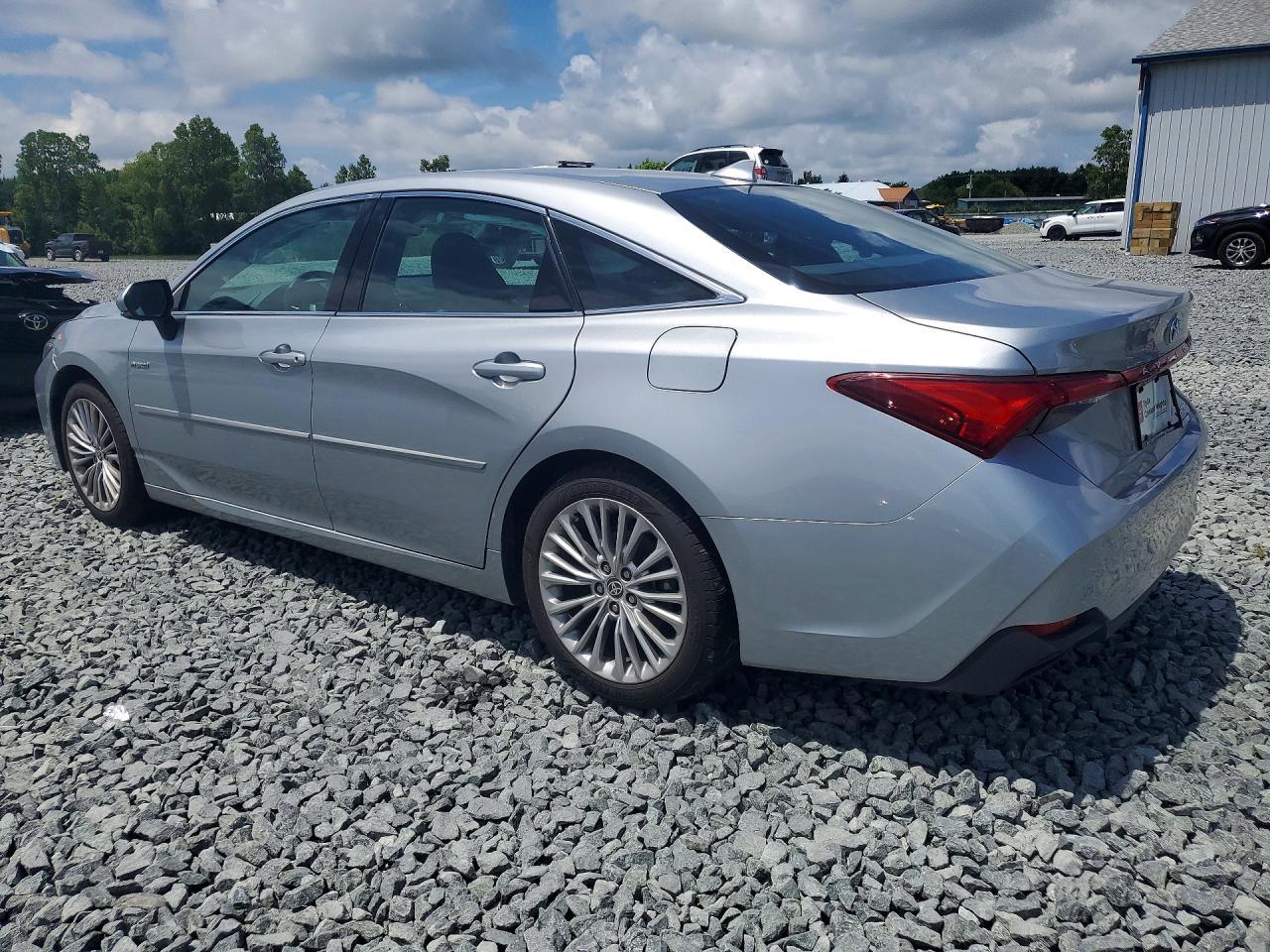 2021 Toyota Avalon Limited - Фото 2
