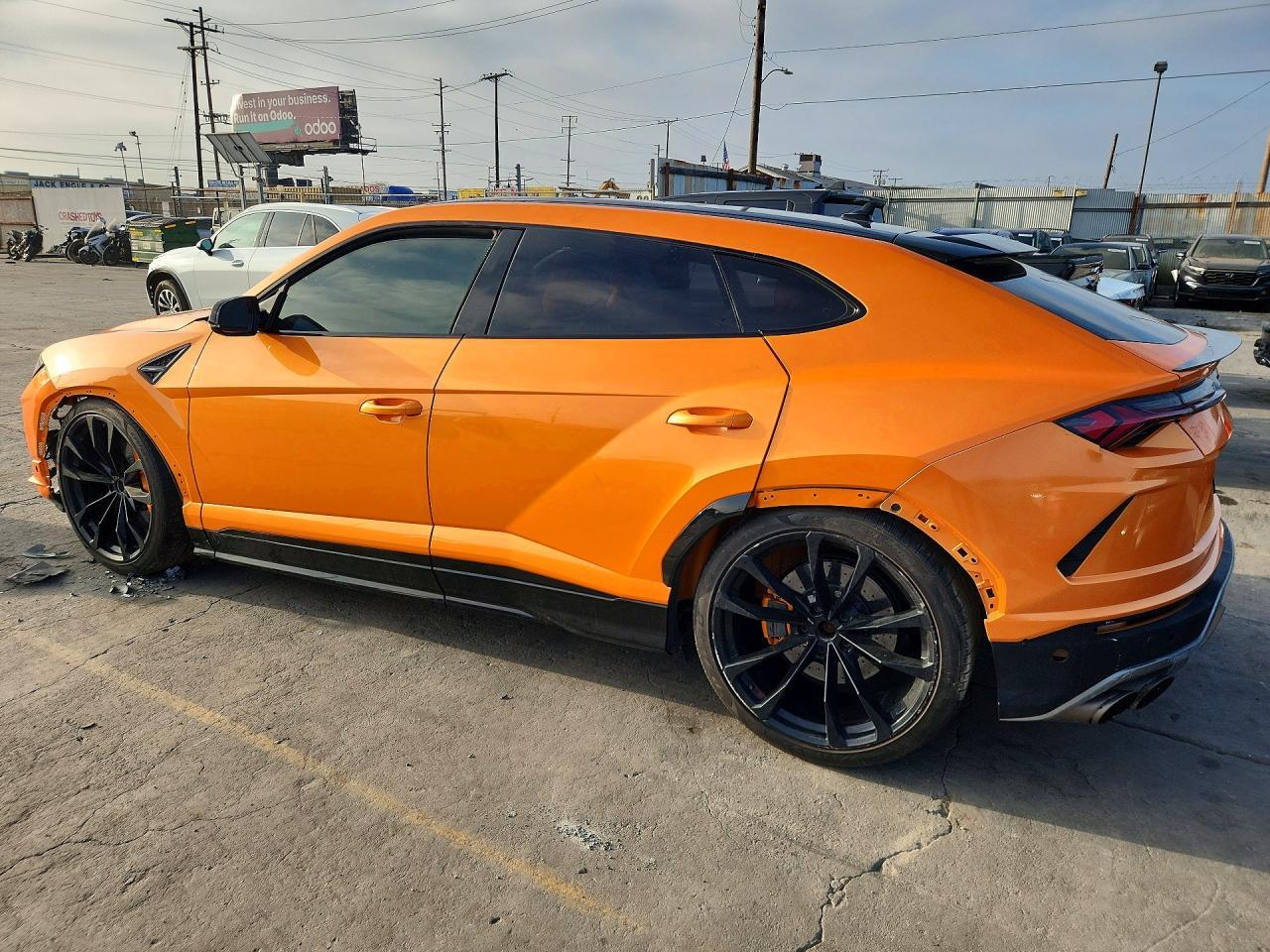2022 Lamborghini Urus - Фото 2