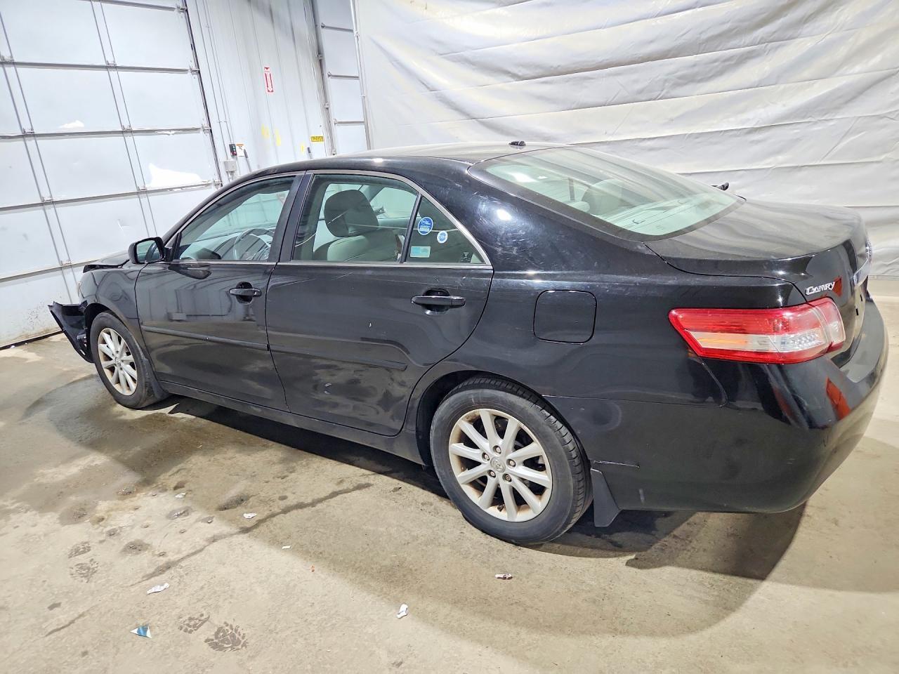 2010 Toyota Camry Xle - Фото 2