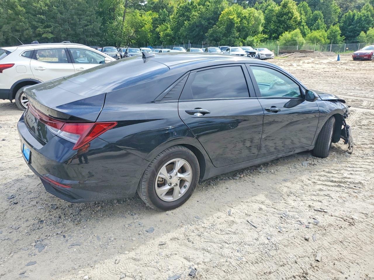 2021 Hyundai Elantra Se - Image 3