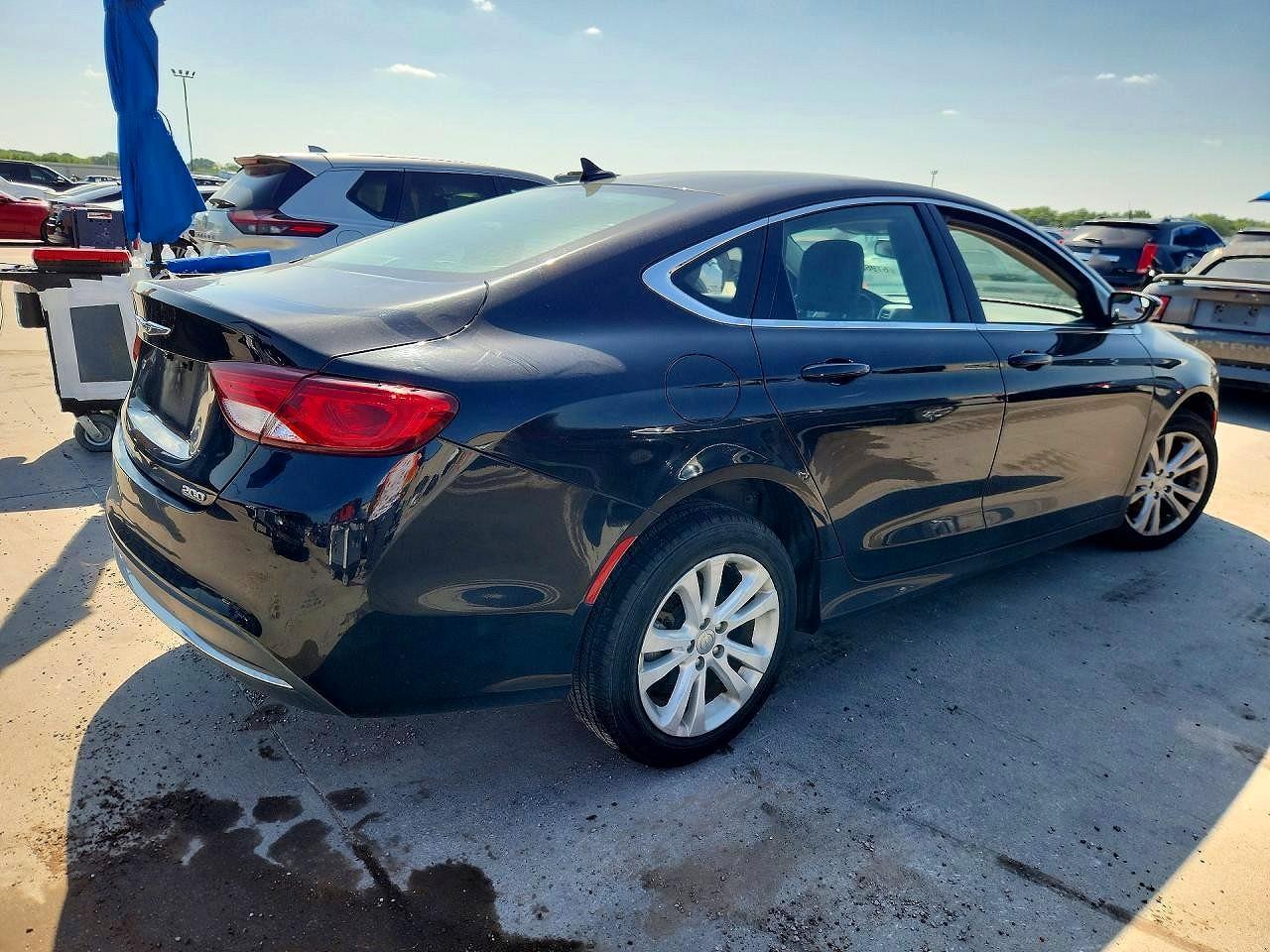 2017 Chrysler 200 Limited - Фото 3