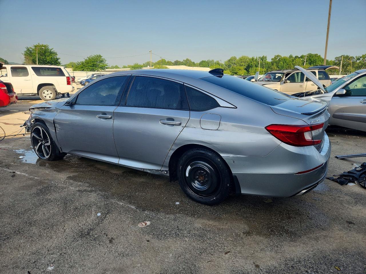 2022 Honda Accord Sport - Фото 2