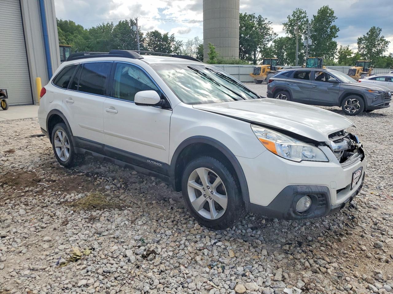 2014 Subaru Outback 2.5I Premium - Image 4